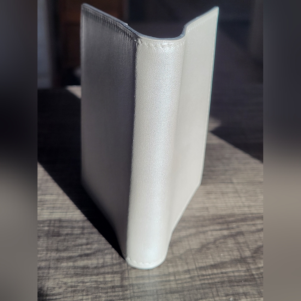 COLLECTORS ITEM- Hermes Bifold Wallet - Picture 11 of 16